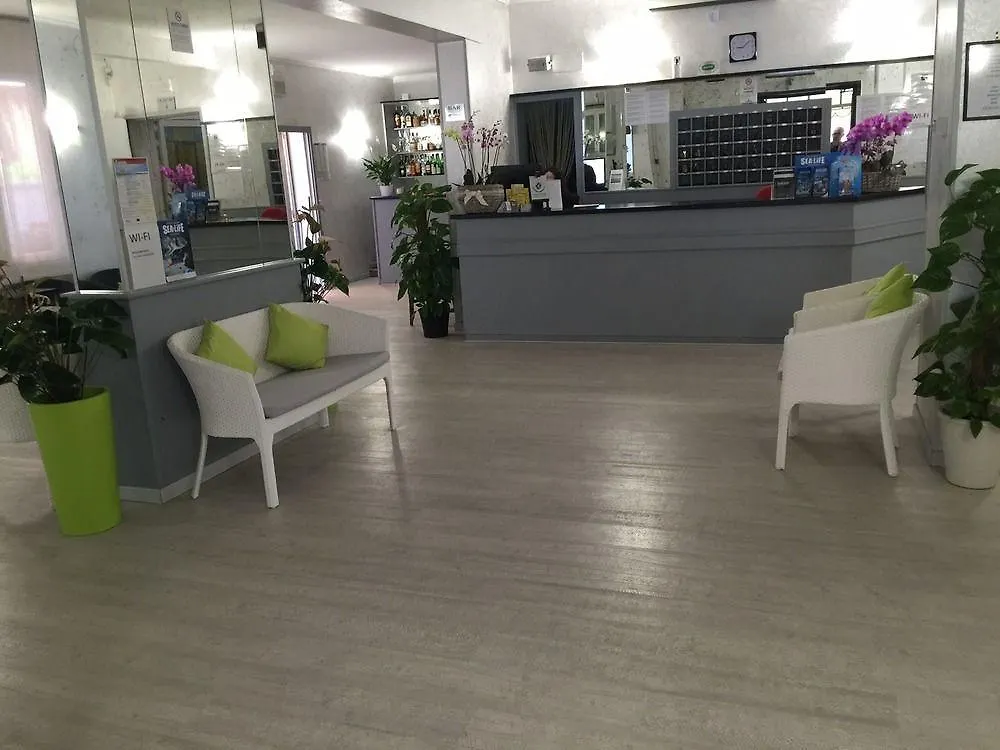 Hotel Anny Лидо-ди-Езоло 3*,